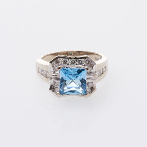 14ct Topaz and Diamond Ring