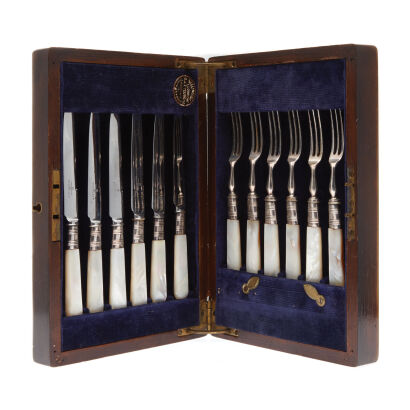 A Cased Set of Pearl Handled Fish Cutlery