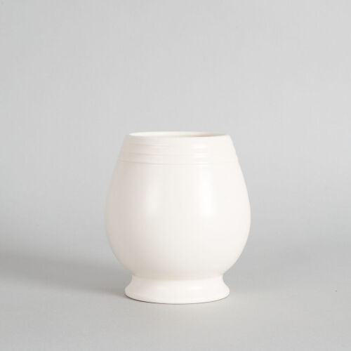 A Hand-Potted Vase by Ernest Shufflebotham for Crown Lynn