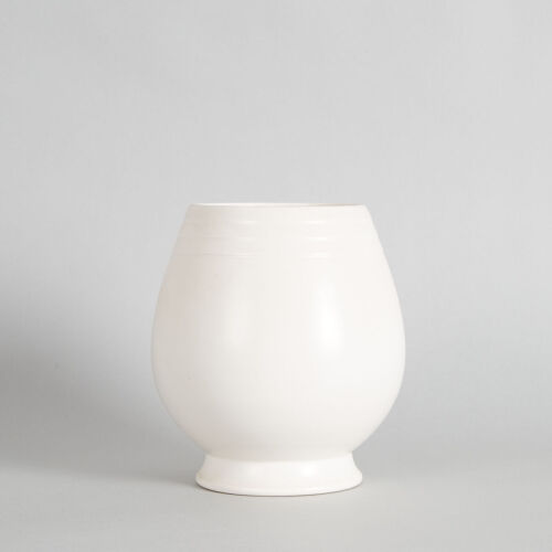 A Hand-Potted Vase by Ernest Shufflebotham for Crown Lynn