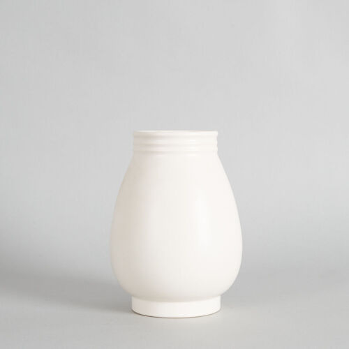A Hand-Potted Vase by Ernest Shufflebotham for Crown Lynn
