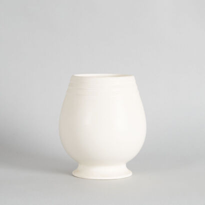 A Hand-Potted Vase by Ernest Shufflebotham for Crown Lynn
