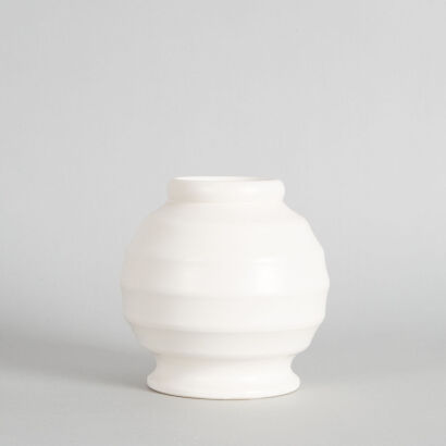 A Hand-Potted Ovoid Vase by Ernest Shufflebotham for Crown Lynn