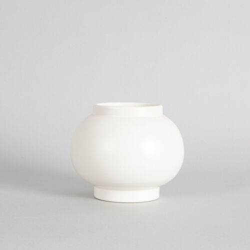 A Hand-Potted Ovoid Vase by Ernest Shufflebotham for Crown Lynn