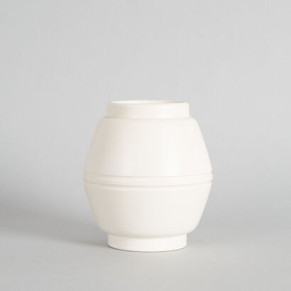 A Hand-Potted Vase by Ernest Shufflebotham for Crown Lynn