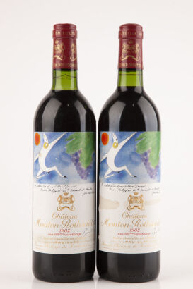 (2) 1982 Chateau Mouton Rothschild, Pauillac