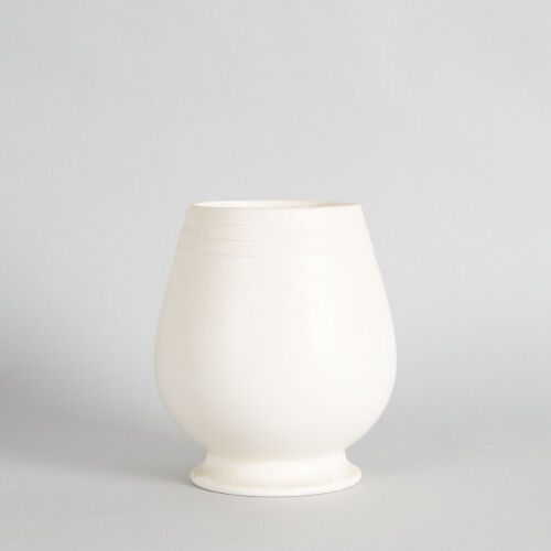 A Hand-Potted Vase by Ernest Shufflebotham for Crown Lynn
