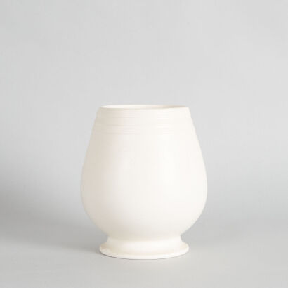 A Hand-Potted Vase by Ernest Shufflebotham for Crown Lynn