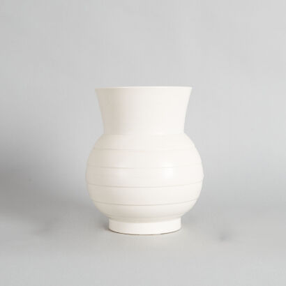 A Hand-Potted Ovoid Vase by Ernest Shufflebotham for Crown Lynn