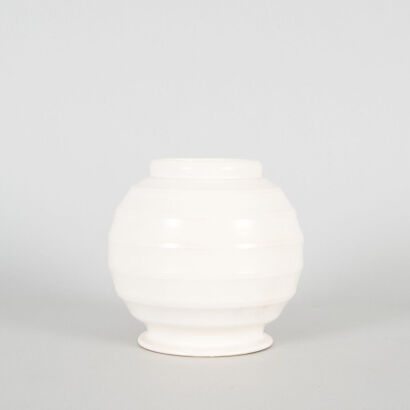 A Small Large Hand-Potted Vase Designed by Earnst Shufflebotham for Crown Lynn