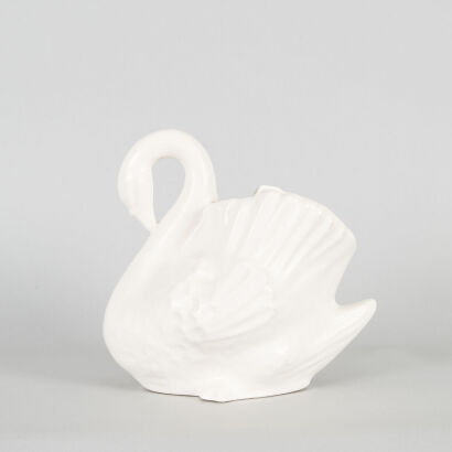 A Large Crown Lynn Male Swan