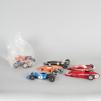 5x Broken, Assembled Car Models