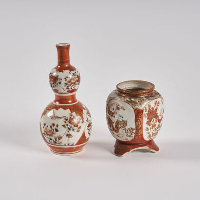 A Japanese Late Meiji Period Kutani 'Floral and Bird' Small Gourd Bottle and Kutani Incense Burner