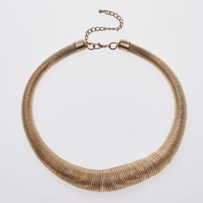 Gold Tone Ribbed Necklace