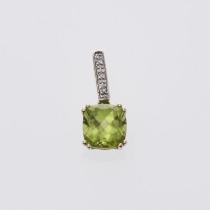 9ct Peridot Pendant