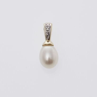 10ct Pearl Pendant