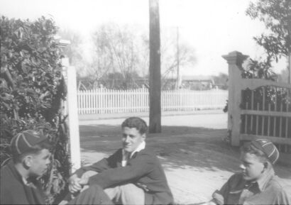 PHOTOGRAPHER UNKNOWN Lawrence Baigent with Nelson College boys