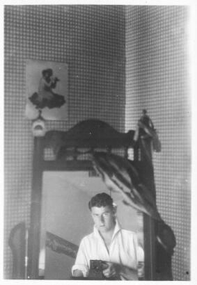PHOTOGRAPHER UNKNOWN untitled
