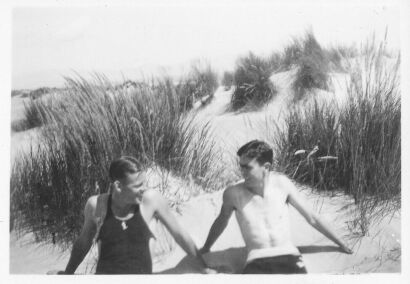 PHOTOGRAPHER UNKNOWN untitled