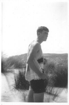 PHOTOGRAPHER UNKNOWN untitled