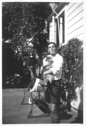 PHOTOGRAPHER UNKNOWN untitled