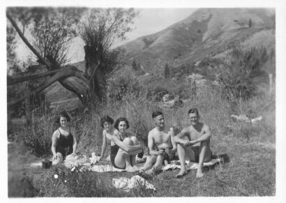 PHOTOGRAPHER UNKNOWN untitled
