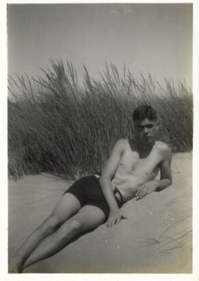 PHOTOGRAPHER UNKNOWN untitled