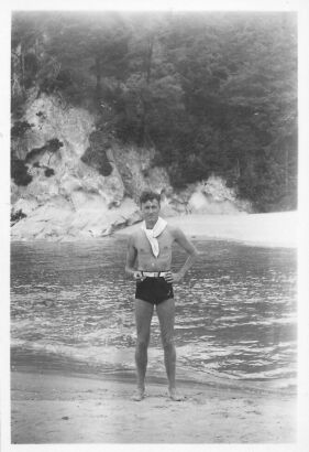 PHOTOGRAPHER UNKNOWN untitled