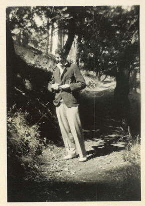 PHOTOGRAPHER UNKNOWN untitled