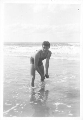 PHOTOGRAPHER UNKNOWN untitled