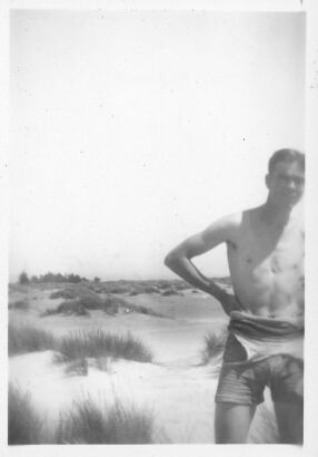 PHOTOGRAPHER UNKNOWN untitled