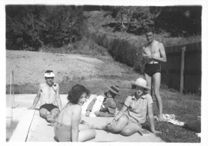 PHOTOGRAPHER UNKNOWN untitled