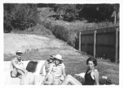PHOTOGRAPHER UNKNOWN untitled