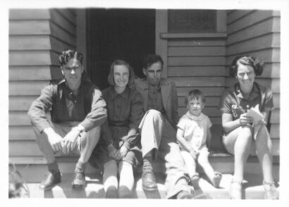 PHOTOGRAPHER UNKNOWN untitled