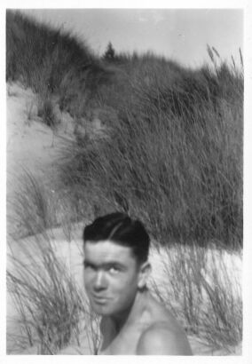 PHOTOGRAPHER UNKNOWN untitled