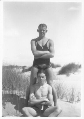 PHOTOGRAPHER UNKNOWN untitled