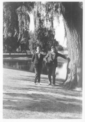 PHOTOGRAPHER UNKNOWN untitled