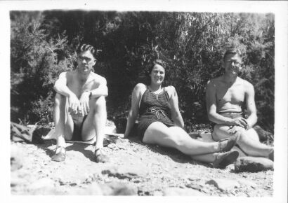 PHOTOGRAPHER UNKNOWN untitled