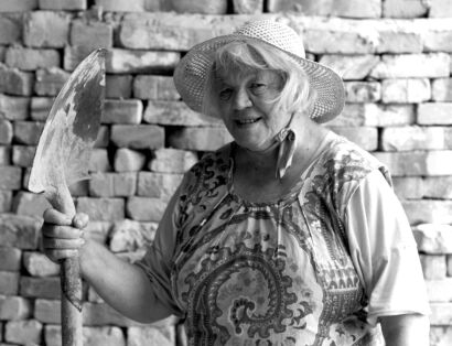 PHOTOGRAPHER UNKNOWN Yvonne Rust