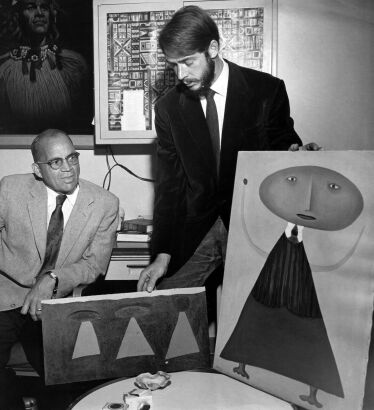 PHOTOGRAPHER UNKNOWN Michael Illingworth with collector Dr. V. Vogel