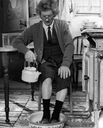 PHOTOGRAPHER UNKNOWN Hamish Keith