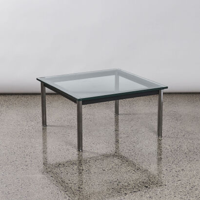 A Mobili LC10 Style Crystal Top Table