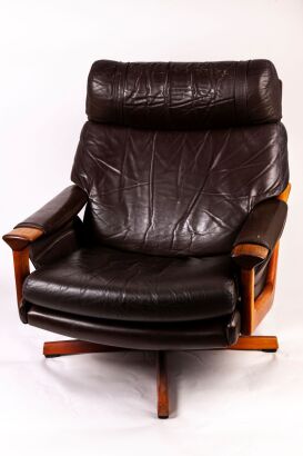 A Tessa T21 Swivel Chair