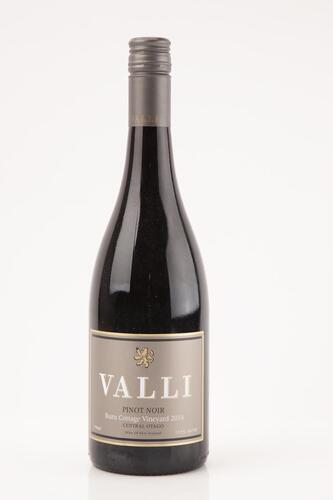 (1) 2014 Valli Burn Cottage Vineyard Pinot Noir, Central Otago