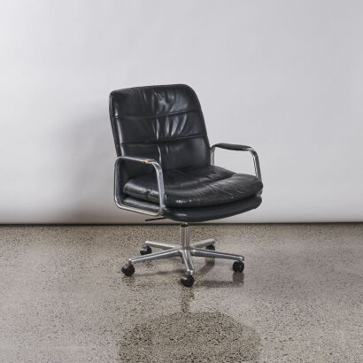 A Vintage Knoll Office Chair