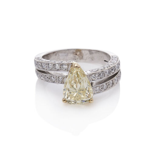 18ct Fancy Yellow 3.02 carats Pear shape Diamond Ring