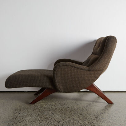 A Chaise Lounge in the Style of Vladimir Kagan