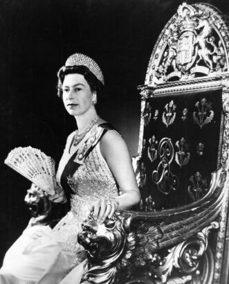 YOUSUF KARSH Queen Elizabeth at Buckingham Palace