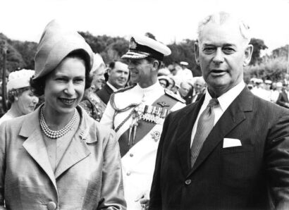 Queen Elizabeth in Waitangi with Rt. Hon. Keith Holyoake, the Prime Minister