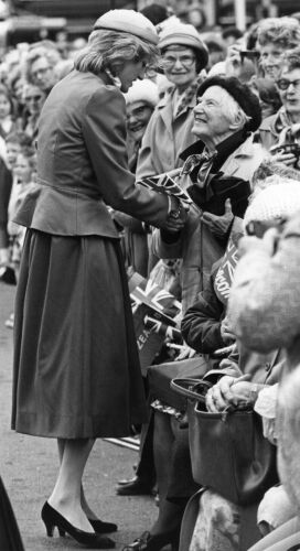 Princess Diana greets a fan, Wellington